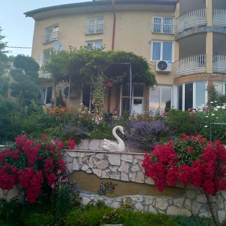 Guest House Bankya Bagian luar foto