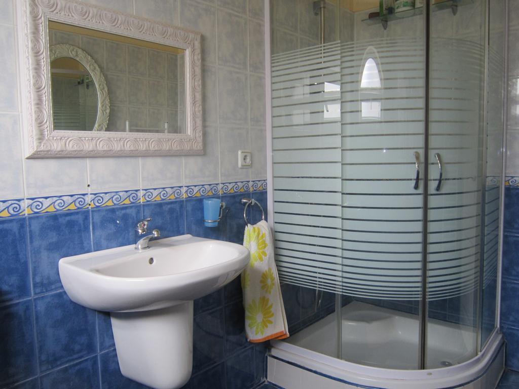 Guest House Bankya Bagian luar foto