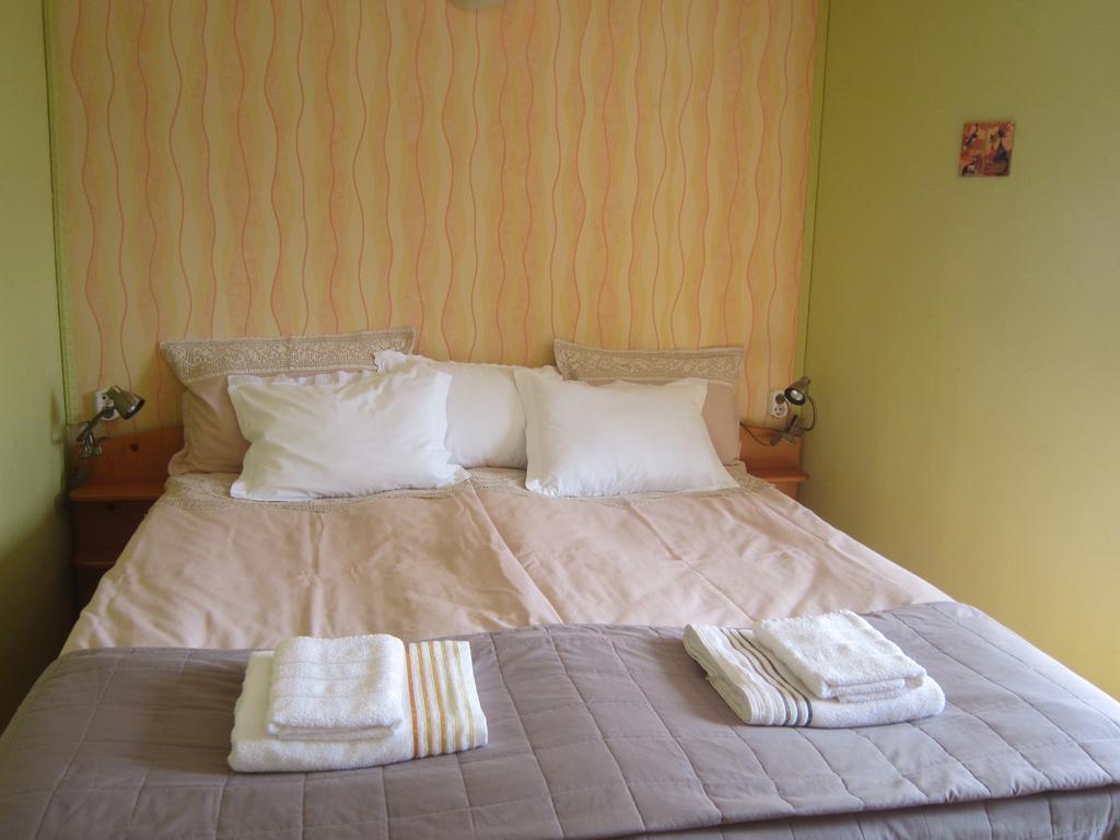 Guest House Bankya Bagian luar foto