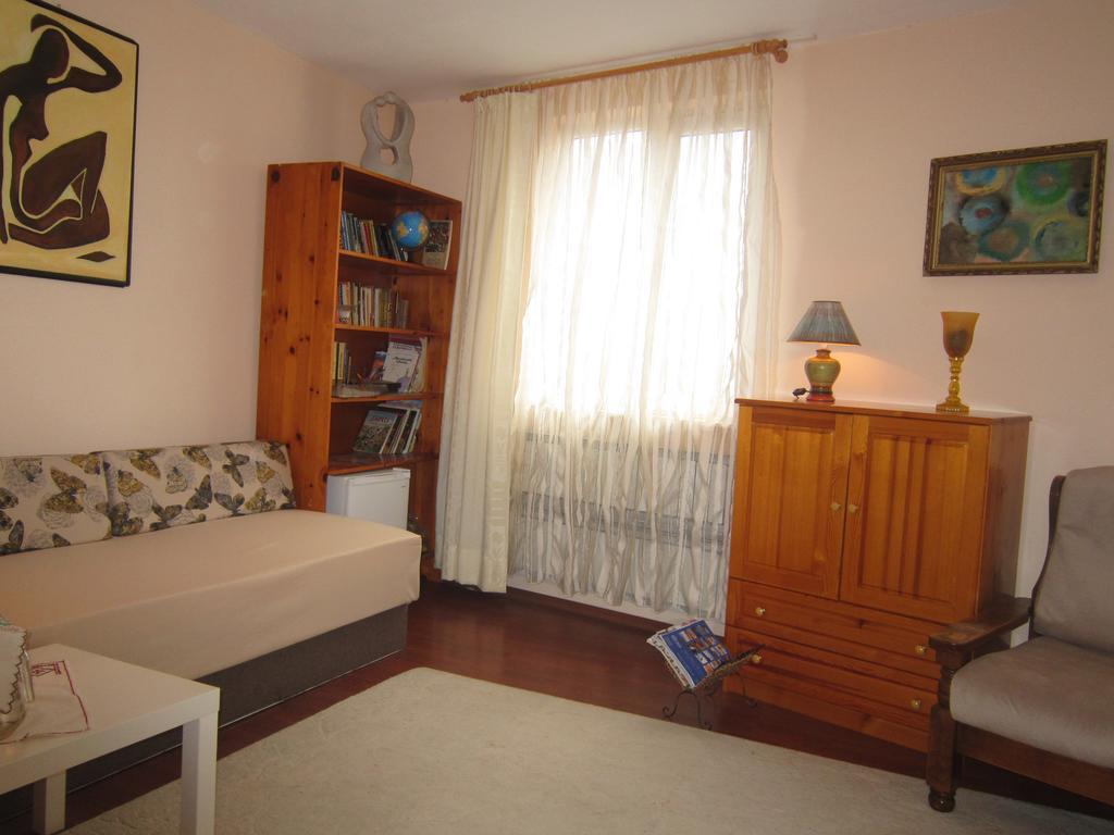 Guest House Bankya Bagian luar foto