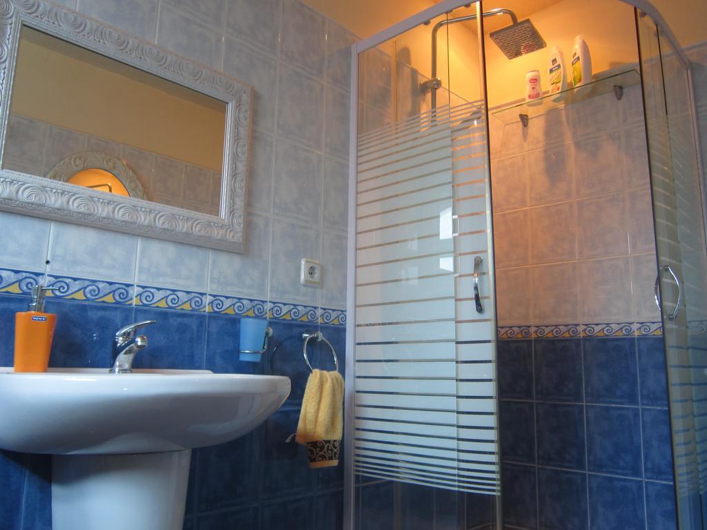 Guest House Bankya Bagian luar foto